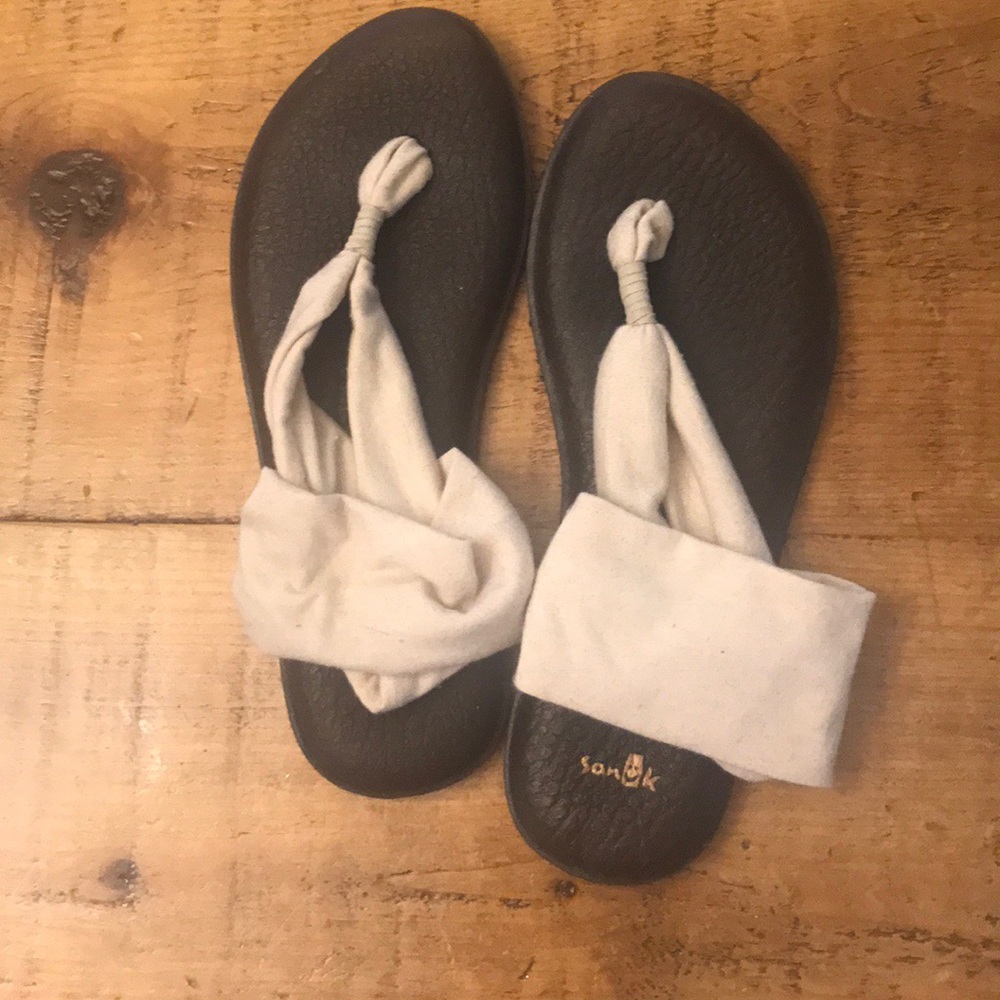 Sanuk yoga sling